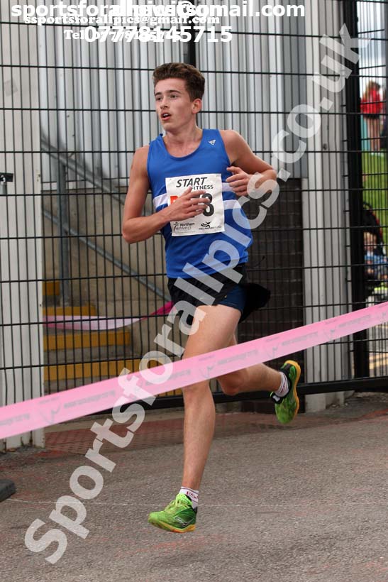 Mens under-17s 3 stage relay, Northern Senior 6 and 4 and Junior Stage Road Relays, SportsCity, Manchester. Photo:  David T. Hewitson/Sports for All Pics
